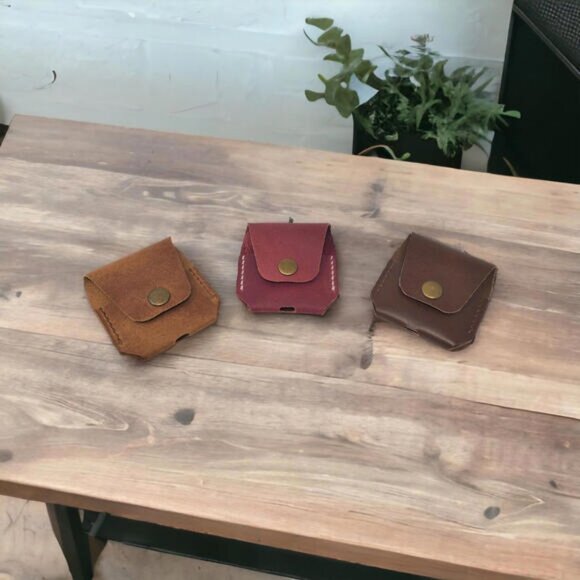Genuine Handmade Leather AirPods Case Cover with Keychain, Protective Case - Picture 1 of 3